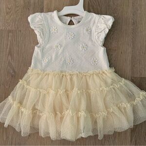 Little Me Girl’s Size 18 Cream & Yellow Polka Dot Tutu With Daisies On Front